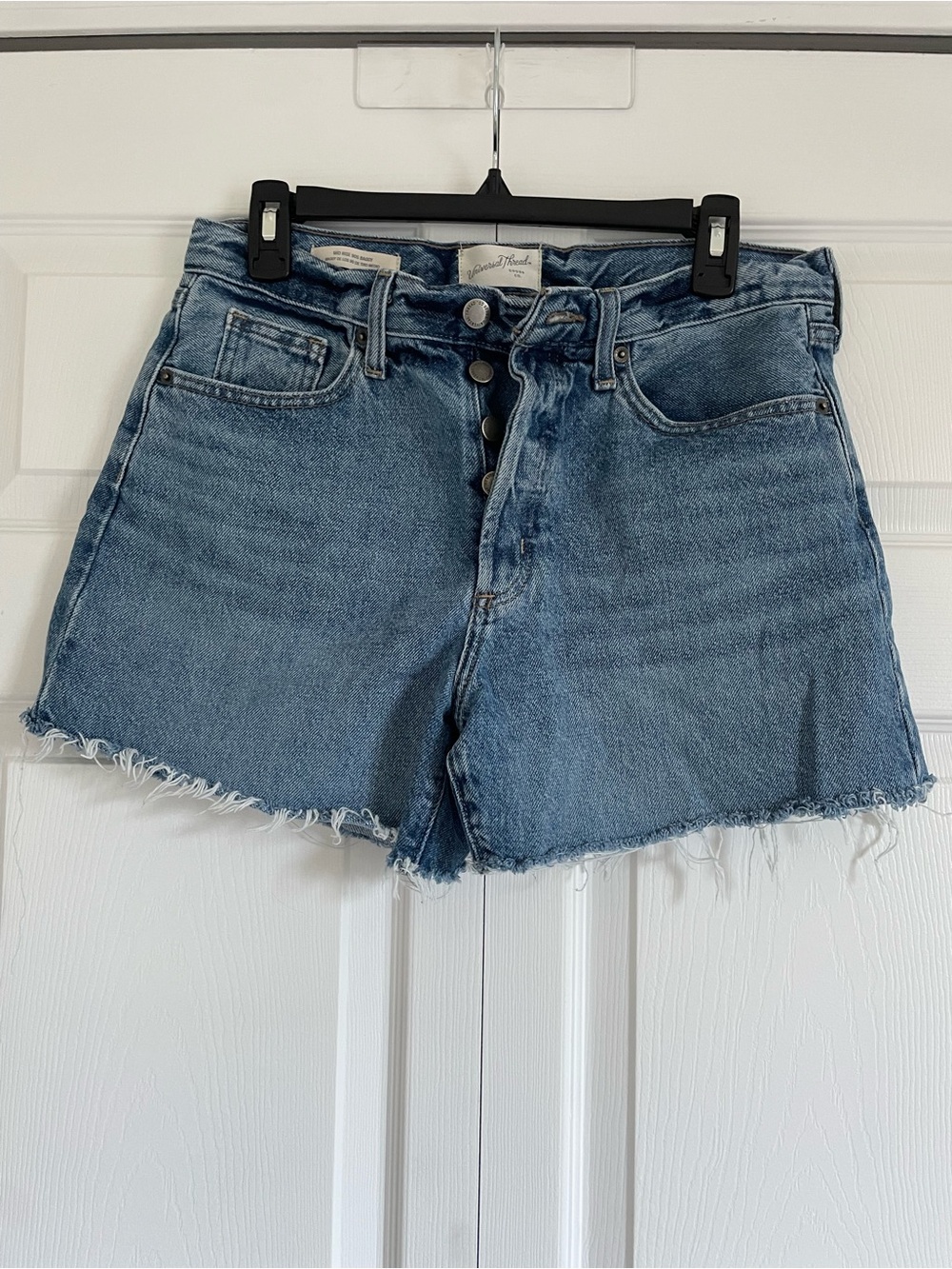 Universal Thread Medium Blue Button-Fly Denim Cutoff Shorts